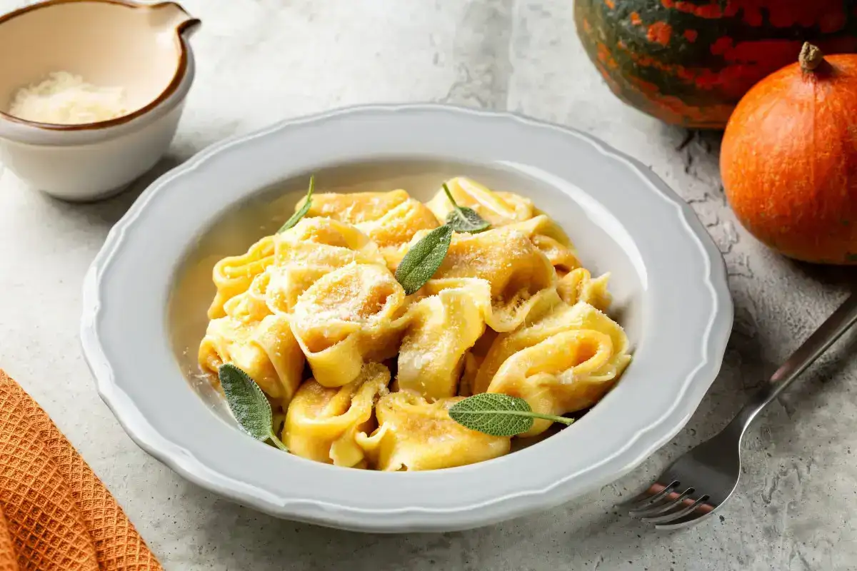 I piatti "ancora", come le paste fresche ripiene, sono le fondamenta economiche del ristorante