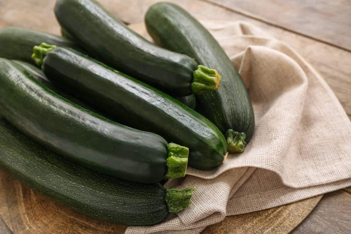 Zucchine, tutti i benefici di un ortaggio leggero e ricco di nutrienti