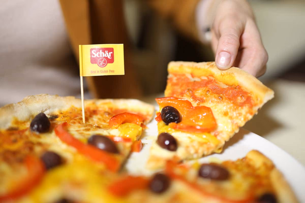 La gamma di pizze Schär surgelate e gluten free è caratterizzata da ingredienti selezionati, lavorazioni accurate e una preparazione semplice e veloce