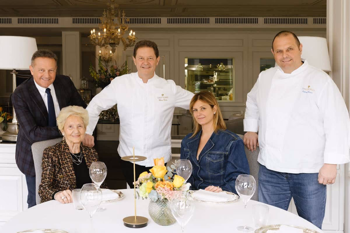 Il ristorante Da Vittorio sorprende tutti: i Paccheri diventano una torta