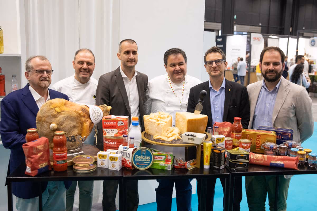 Cena dei Mille, scelto Gennaro Esposito: sarà lo chef ospite dell’edizione 2026