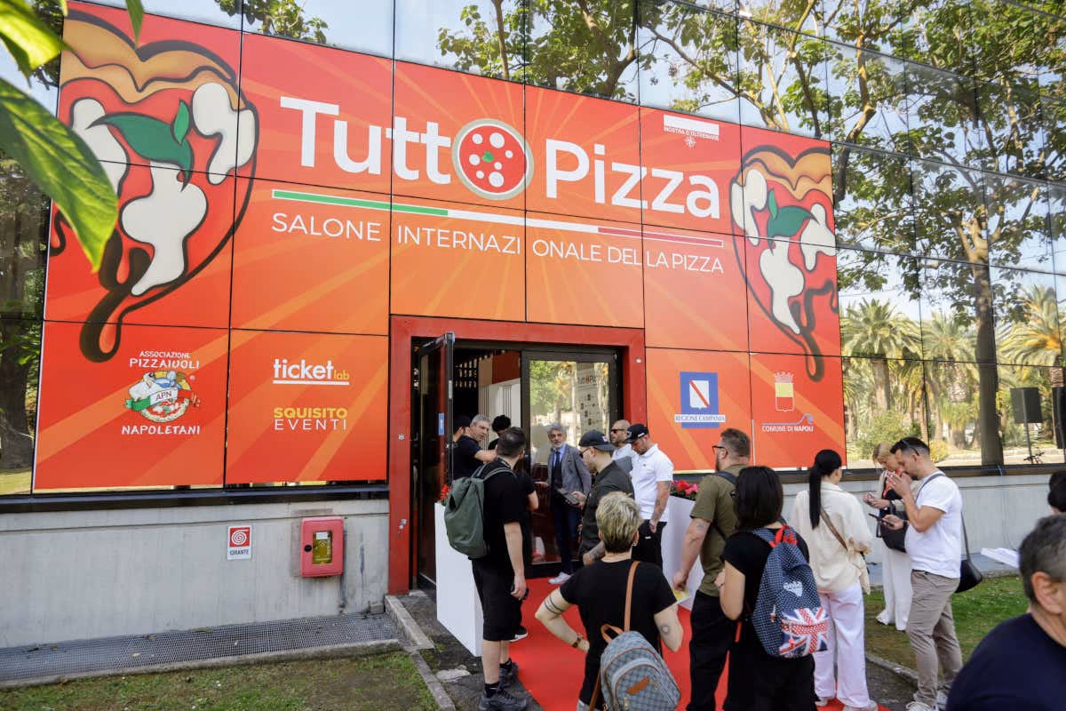 Tuttopizza 2026: Napoli guida il business mondiale della pizza italiana